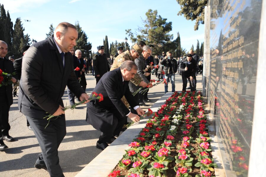 Gəncədə 20 Yanvar faciəsi qurbanlarının xatirəsi ehtiramla yad edildi - FOTOLAR