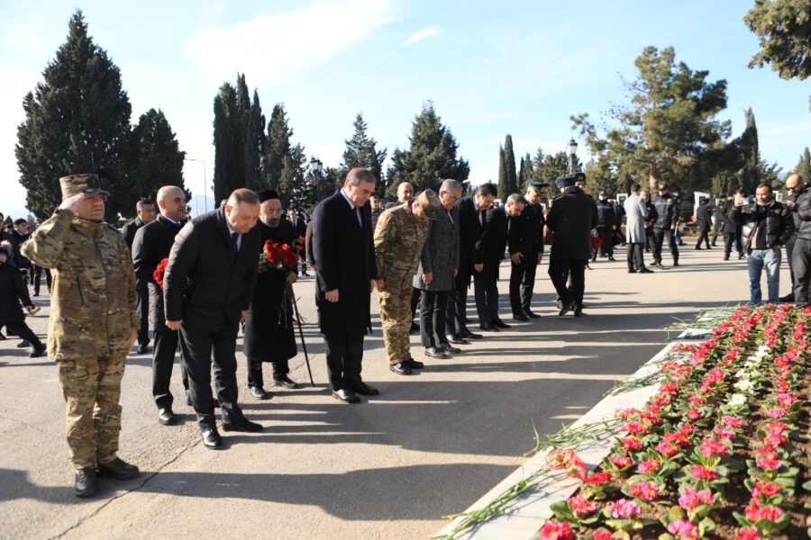 Gəncədə 20 Yanvar faciəsi qurbanlarının xatirəsi ehtiramla yad edildi - FOTOLAR