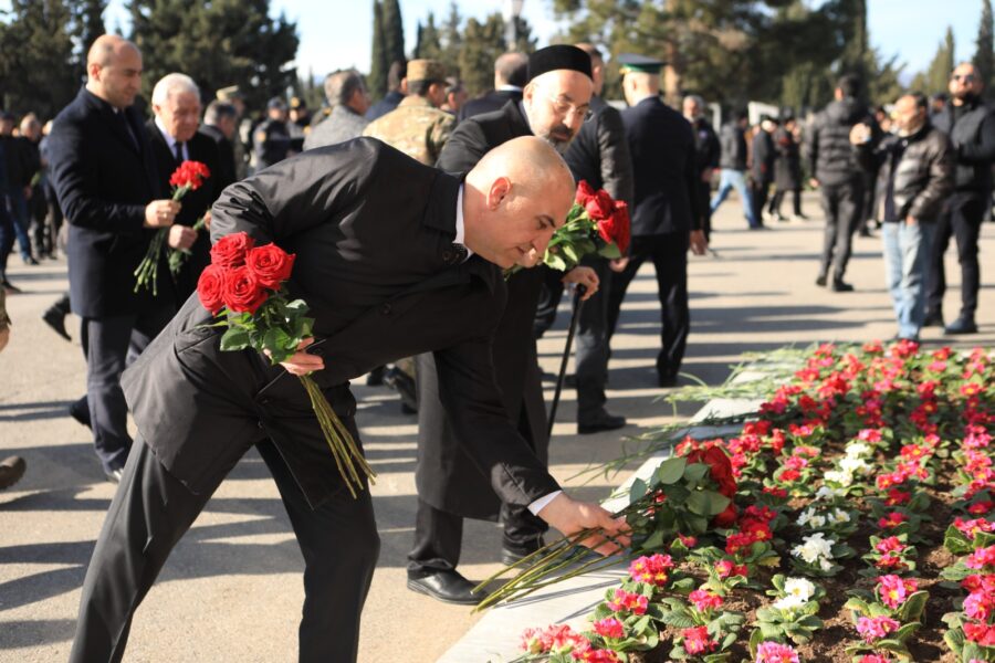 Gəncədə 20 Yanvar faciəsi qurbanlarının xatirəsi ehtiramla yad edildi - FOTOLAR