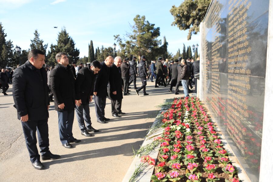 Gəncədə 20 Yanvar faciəsi qurbanlarının xatirəsi ehtiramla yad edildi - FOTOLAR
