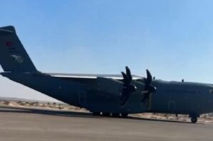 Türkiyədə hərbi təyyarə təcili eniş etdi - VİDEO