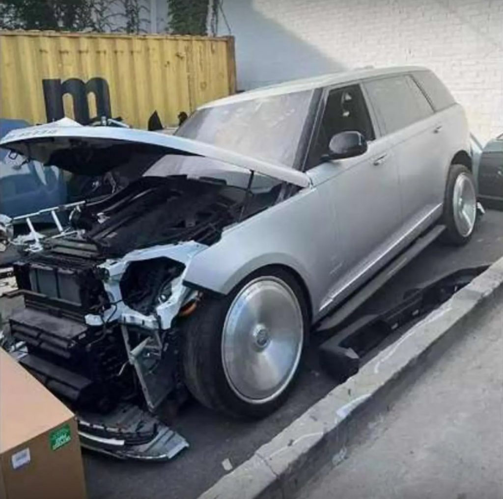 Kardaşyan yararsız avtomobilini astronomik qiymətə satır - FOTO