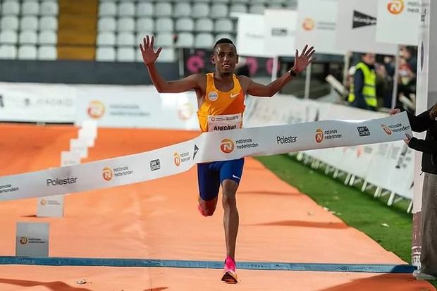 Məşhur idmançı avtomobilində bıçaqlanaraq öldürüldü