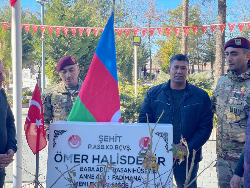 Vətən müharibəsi iştirakçıları onun məzarında - FOTOLAR