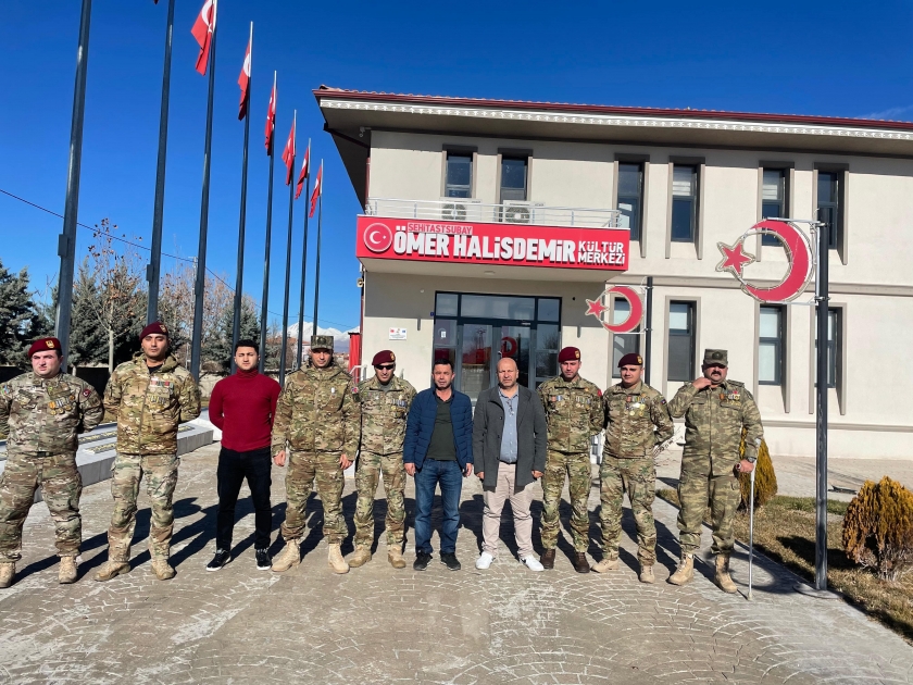 Vətən müharibəsi iştirakçıları onun məzarında - FOTOLAR