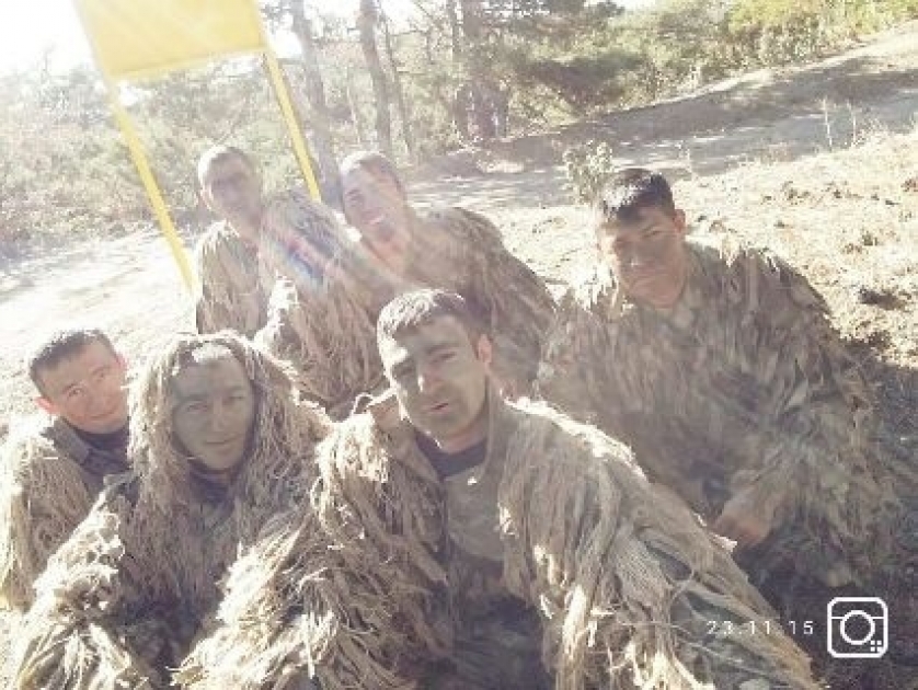 Vətən müharibəsi iştirakçıları onun məzarında - FOTOLAR 6 Vətən müharibəsi iştirakçıları onun məzarında - FOTOLAR