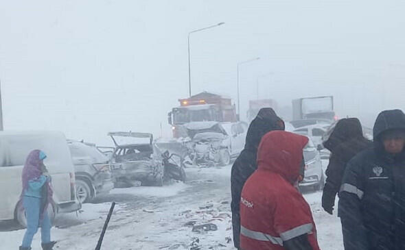 Qarlı hava yol qəzalarına səbəb oldu - FOTOLAR