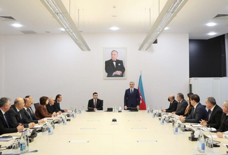 PA rəhbəri yeni sədri kolektivə təqdim etdi - FOTO