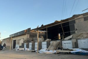 Bakıda qanunsuz tikili söküldü - VİDEO