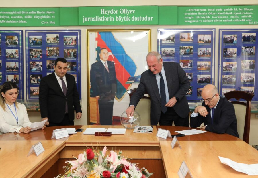 Ödənişsiz təşviqat materiallarının dərci üçün püşkatma keçirildi - FOTOLAR