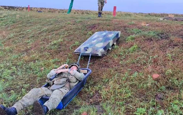 Rusiya ordusu döyüş robotunu sınaqdan keçirdi - VİDEO