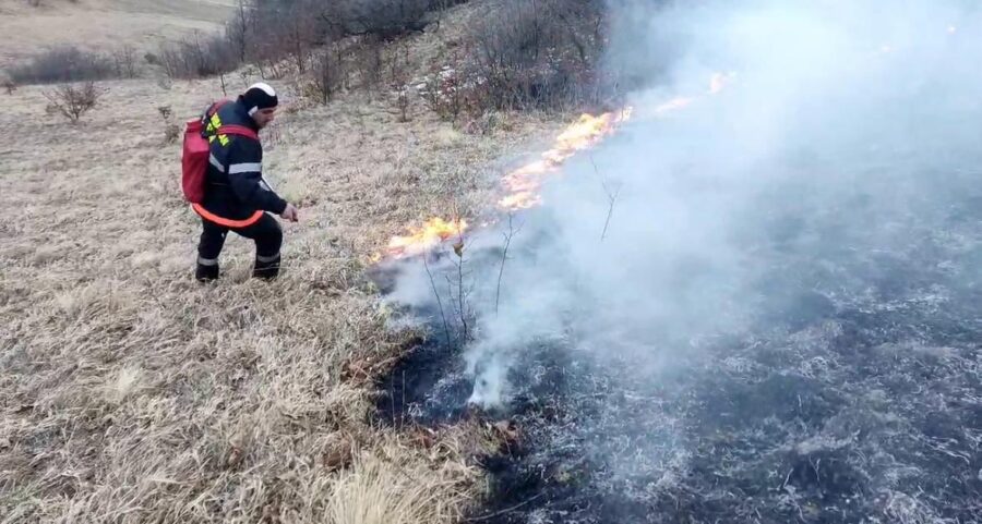 Qusarda dağlıq ərazidə yanğın - VİDEO