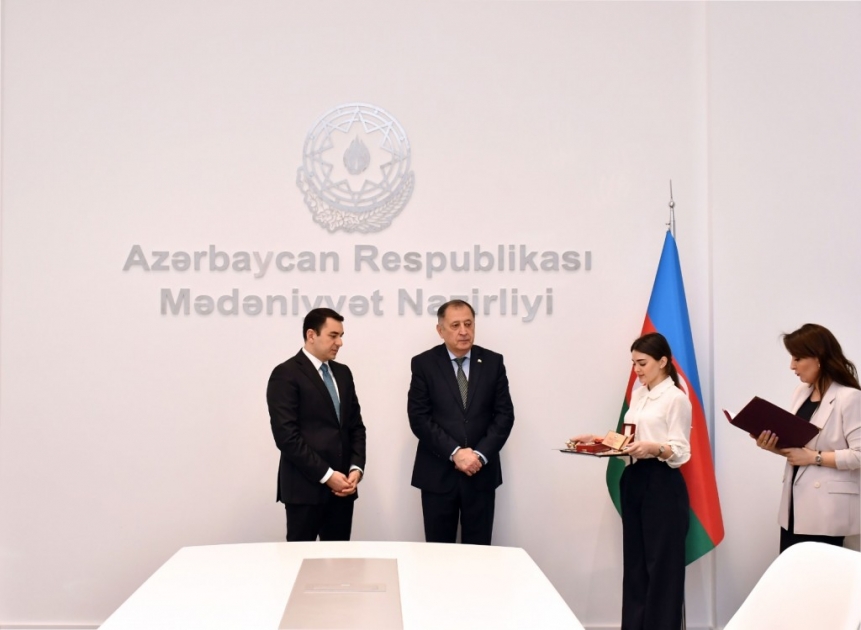 Baba Vəziroğluya “Şərəf” ordeni təqdim olundu - FOTOLAR