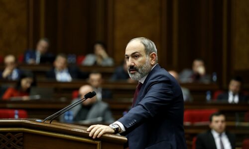 Nikol Pasinyan Ermənistan Parlamentində