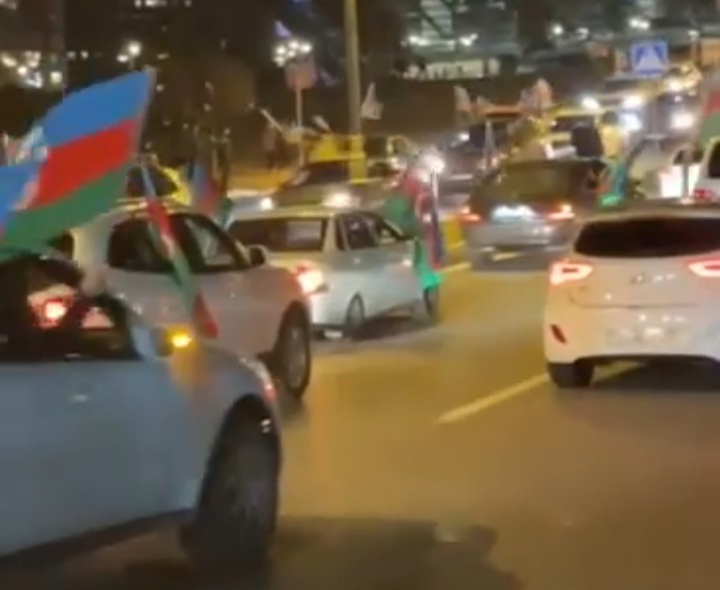 Bakı küçələrində möhtəşəm görüntü – VİDEO/FOTOLAR