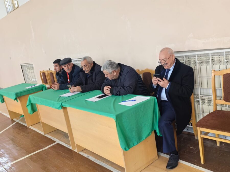 Bu dairədə YENİLİK: səsverməyə onlar da gəldi - FOTO