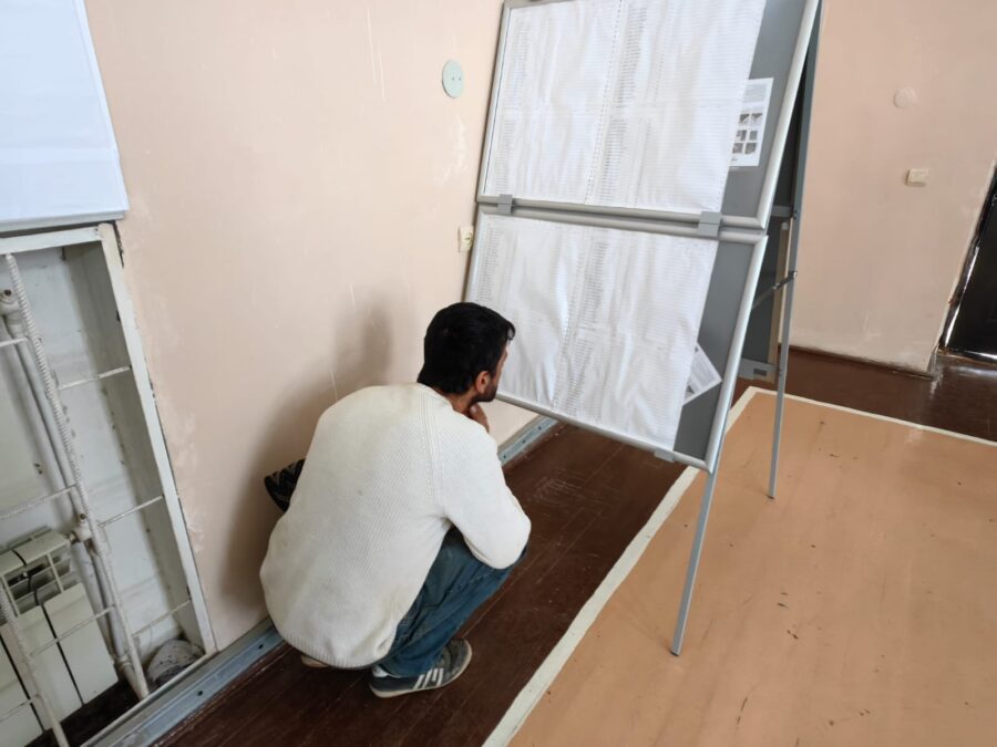 Bu dairədə YENİLİK: səsverməyə onlar da gəldi - FOTO