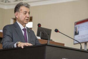 akif elizade