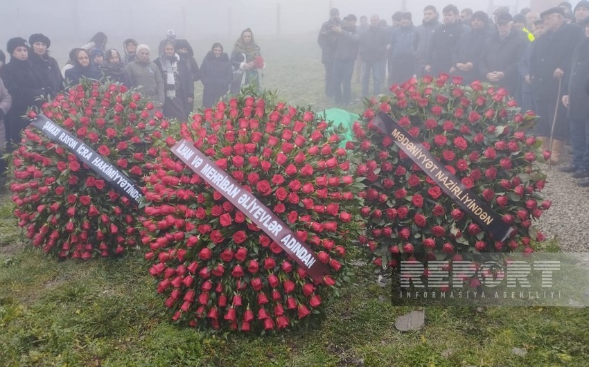 Prezident və xanımı Mövlud Süleymanlının dəfn mərasiminə əklil göndərdi - FOTO