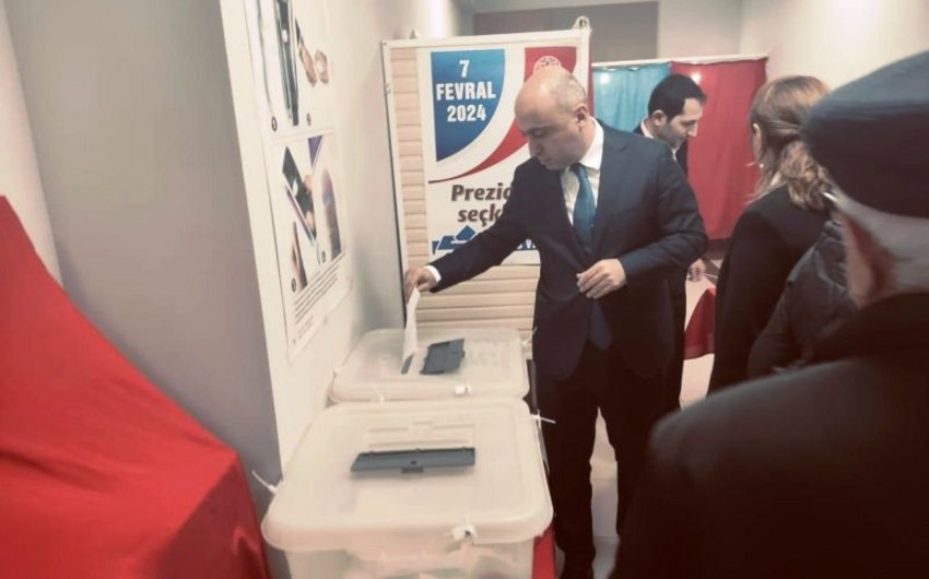 Emin Əmrullayev səs verdi - FOTOLAR