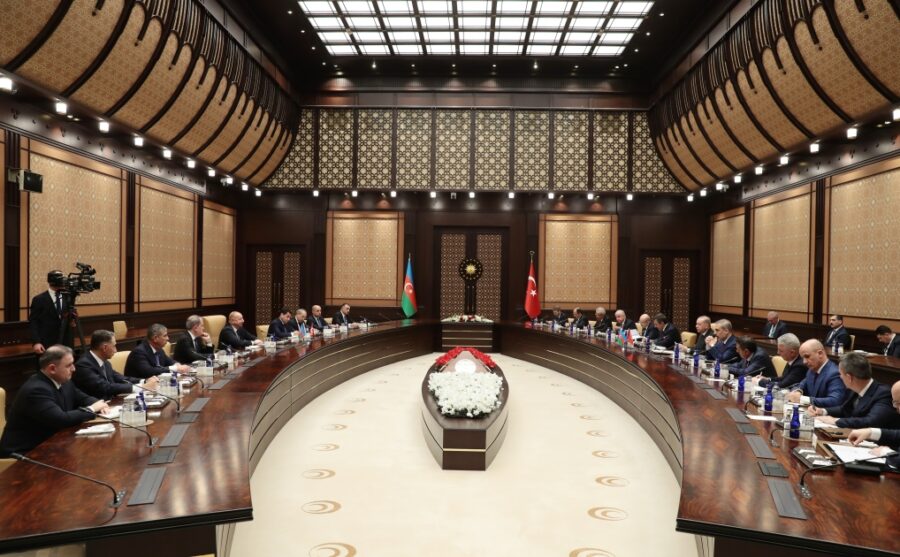 Prezidentlərin geniş tərkibdə görüşü oldu - YENİLƏNİB