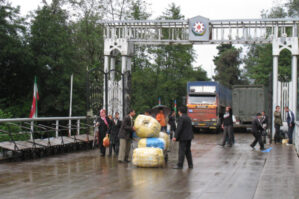 İran Azərbaycanla quru sərhədlərini bağlayır