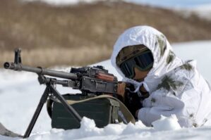 Komandolarımız "hədəfə" doğru irəlilədilər - VİDEO