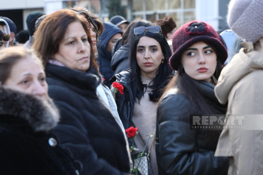 Azərbaycan xalqı Xocalı soyqırımı qurbanlarını anır - FOTOLAR