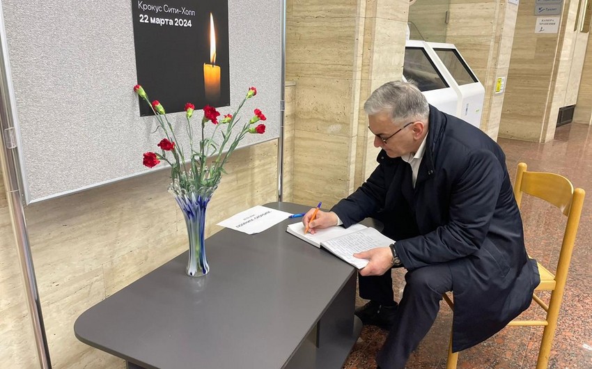 Rusiyadakı baş konsulumuz “Krokus”da ölənlərin xatirəsini yad etdi