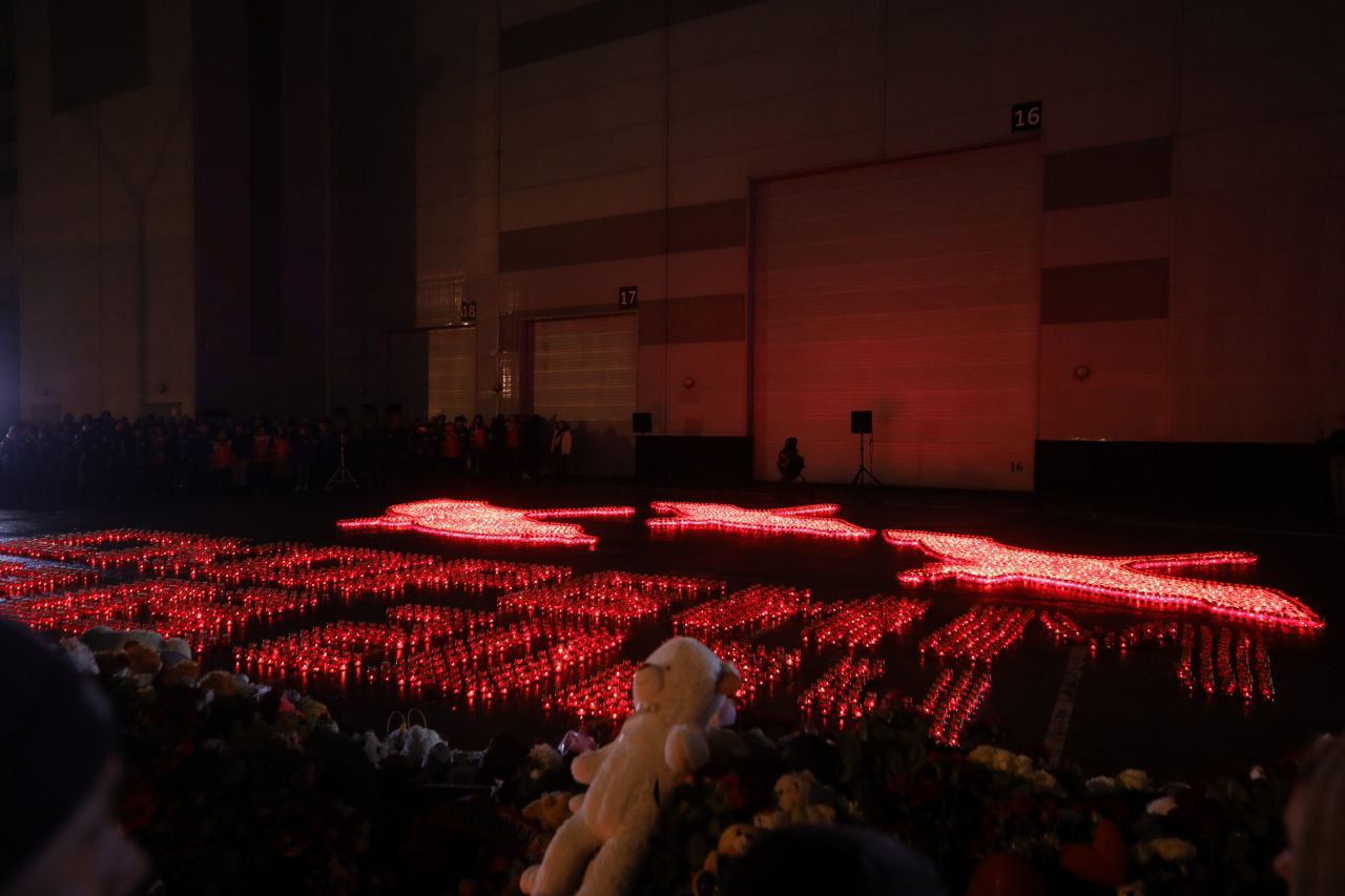 “Krokus”da ölənlər Müslümün mahnısı ilə yad edildi - FOTO/VİDEO