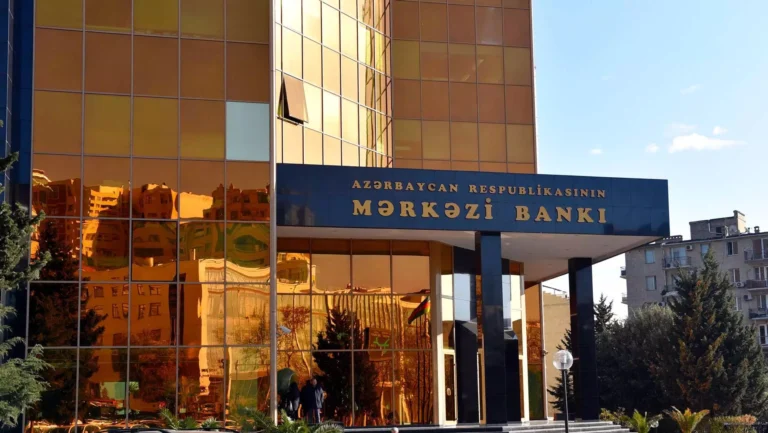 AMB 2 şirkətin vəzifəli şəxslərini cərimələdi