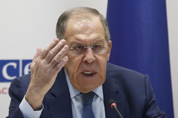 Lavrov erməni jurnalistin Azərbaycanla bağlı sualına qəzəbləndi