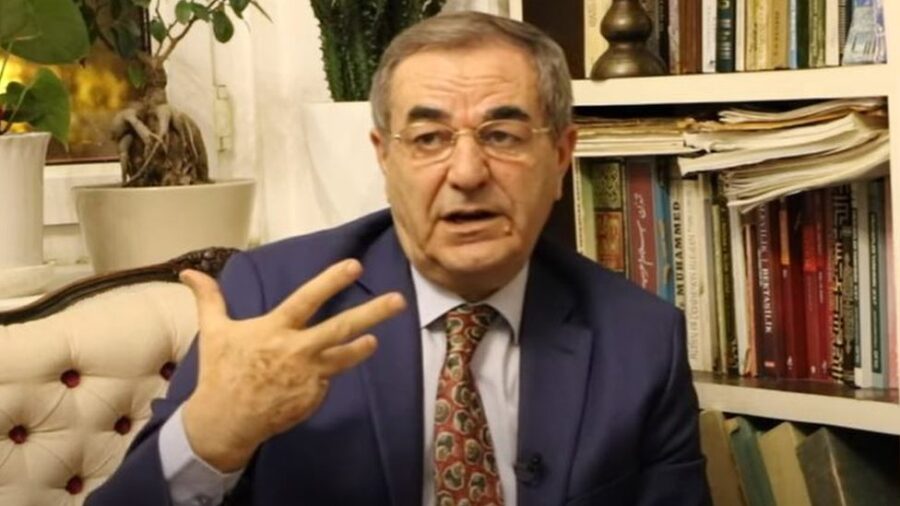 Sabiq səfir: "Səbəb nə geyimdir, nə bayraq"