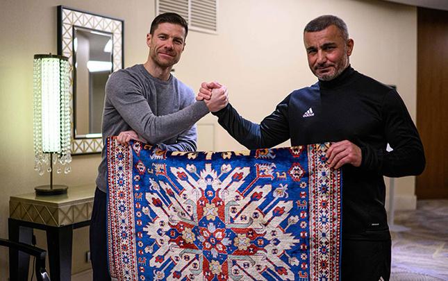 Qurbanovdan Xabi Alonsoya hədiyyə - FOTO