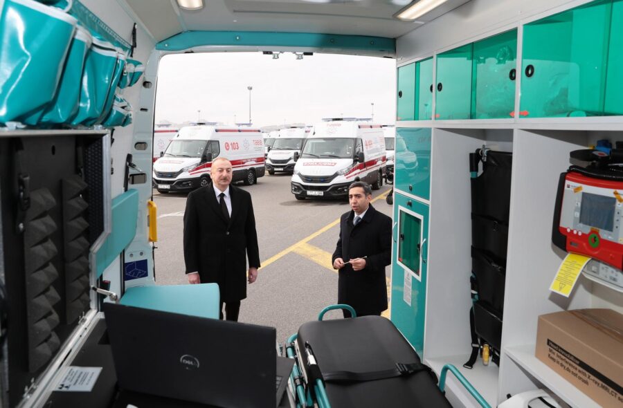 Prezident yeni təcili tibbi yardım avtomobilləri ilə tanış oldu - YENİLƏNİB