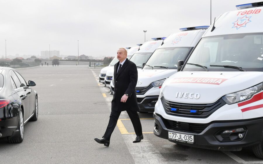 Prezident yeni təcili tibbi yardım avtomobilləri ilə tanış oldu - YENİLƏNİB