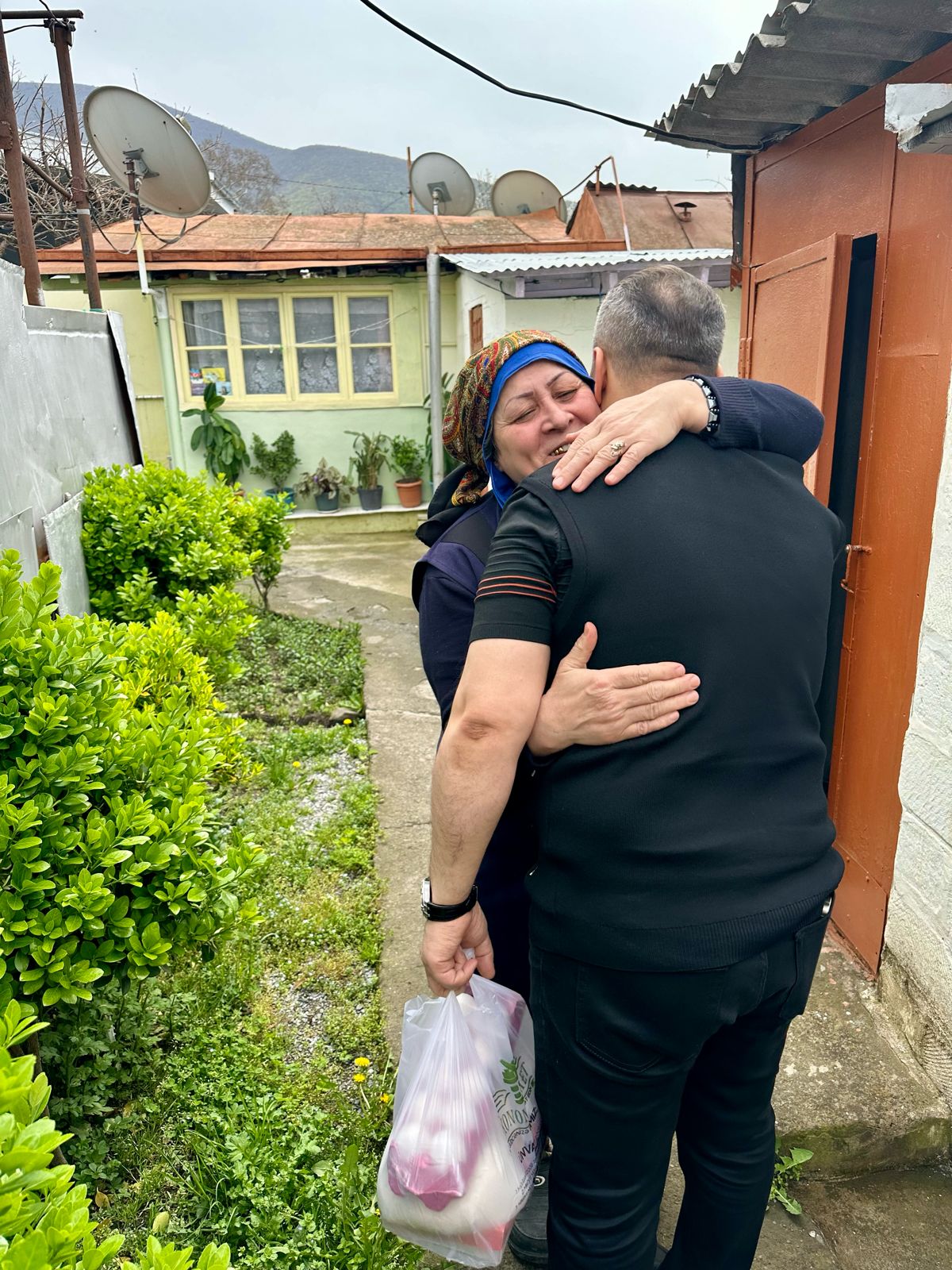 Vüqar İskəndərov şəhid ailələri ilə görüşdü - FOTOLAR