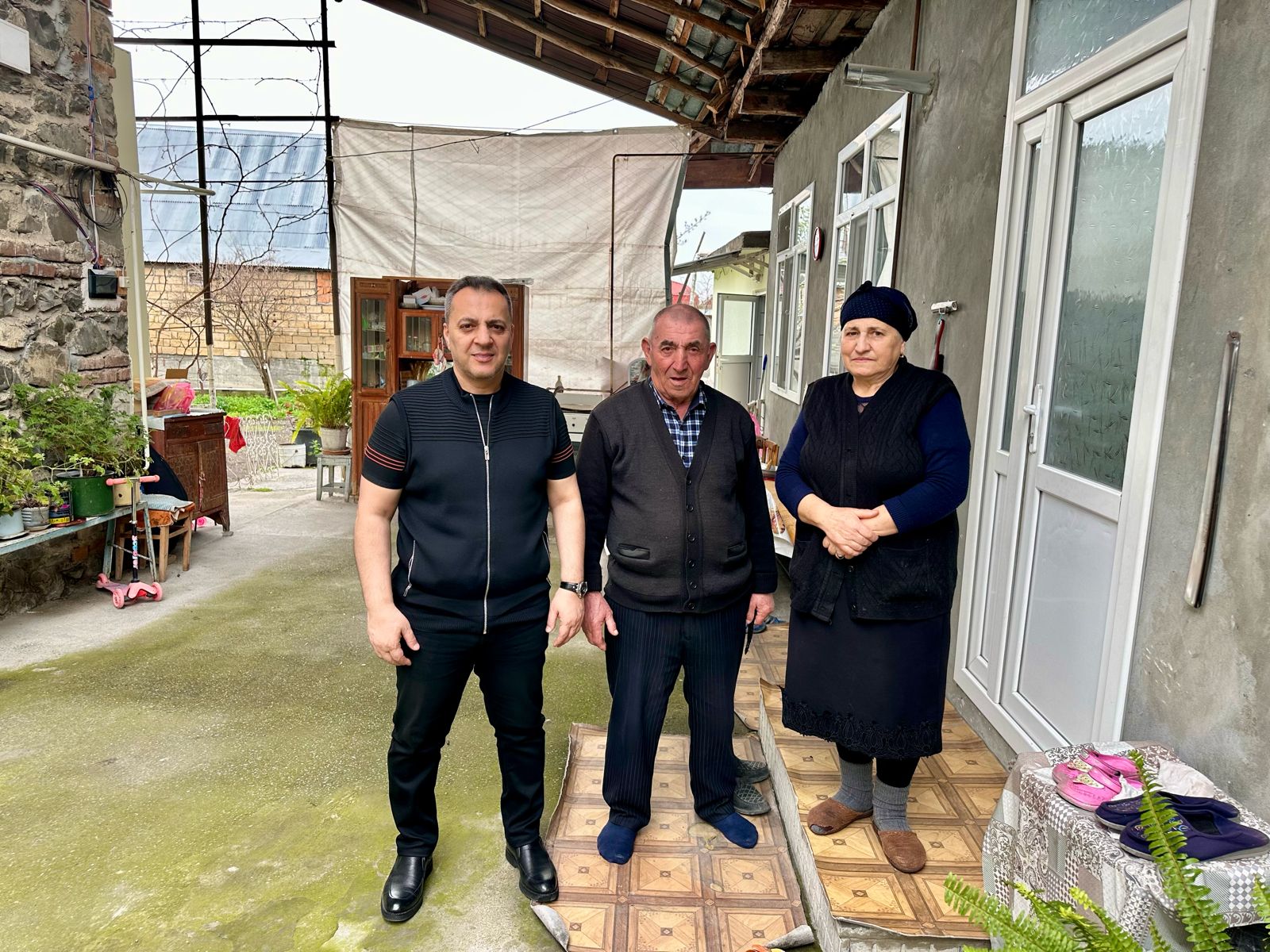 Vüqar İskəndərov şəhid ailələri ilə görüşdü - FOTOLAR