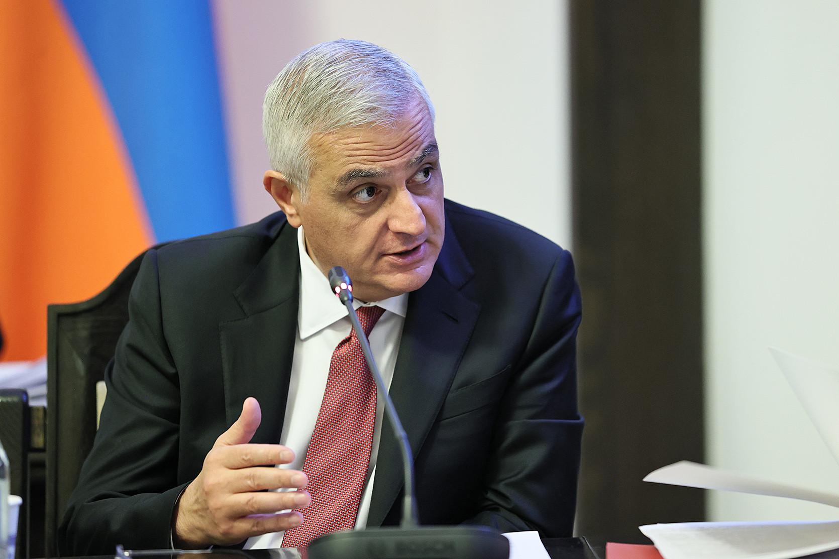 Qriqoryandan Tavuş AÇIQLAMASI: "Qərar yoxdur"