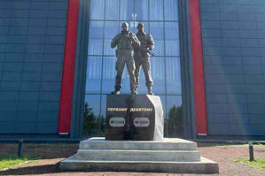 Priqojinlə Utkinə heykəl qoyuldu - FOTO