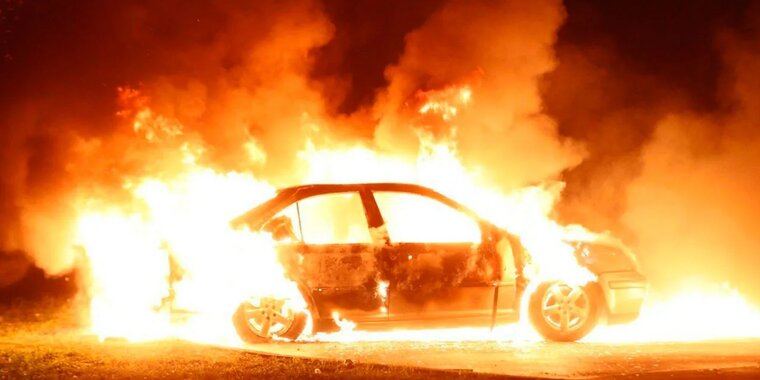 1687864924 fire car 010121