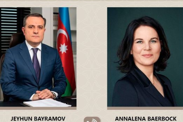 Ceyhun Bayramov Berbokla telefon danışığı apardı