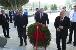 Əziz Səncər Azərbaycana gəldi - FOTO