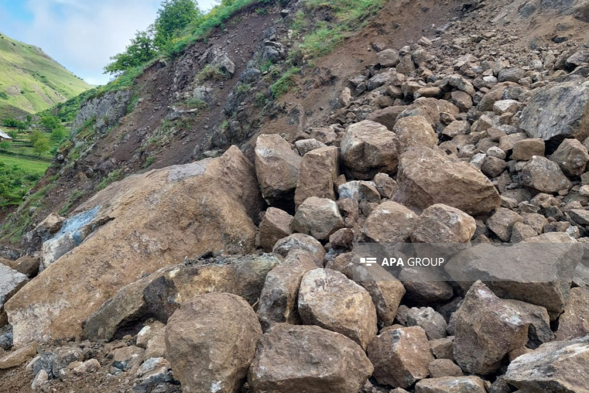 Lerikdə uçqun nəticəsində bağlanan yolla bağlı yeni xəbər - VİDEO