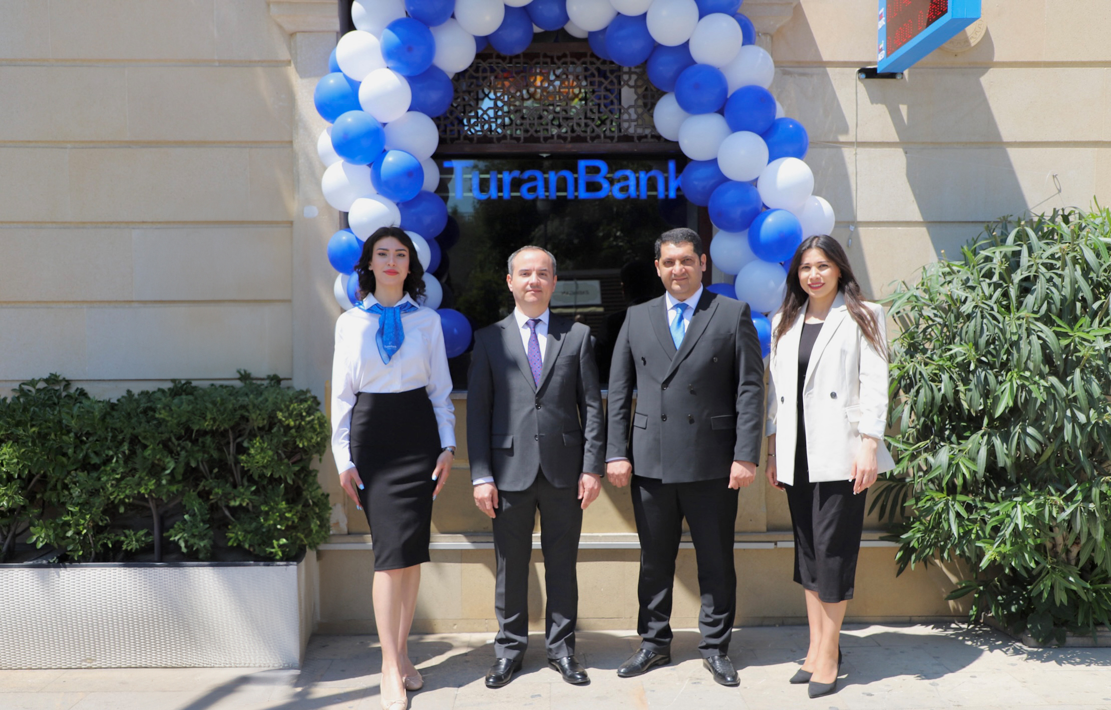 TuranBank İçərişəhərdə yeni şöbəsini müştərilərin istifadəsinə verdi - FOTO