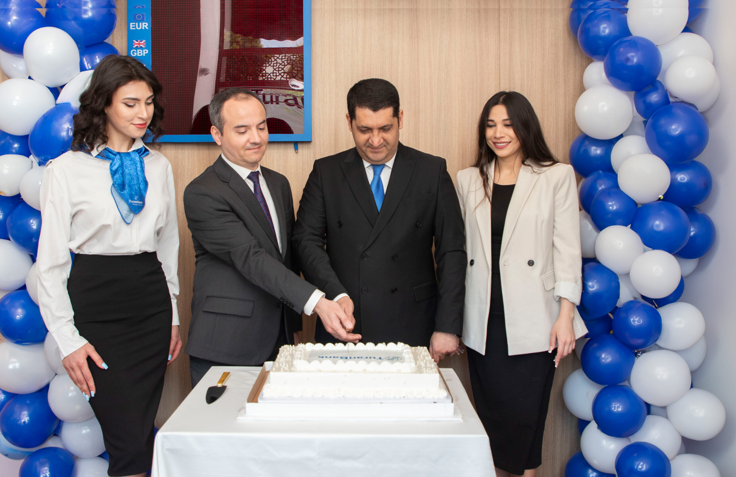 TuranBank İçərişəhərdə yeni şöbəsini müştərilərin istifadəsinə verdi - FOTO