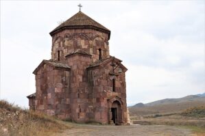 Sərhədə düşən kilsənin taleyi necə olacaq? - Paşinyan açıqladı