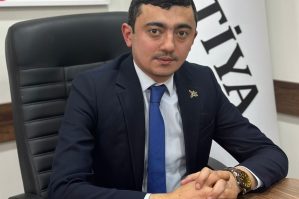 Cavanşir Abbaslı imza vərəqələrini DSK-ya təqdim etdi