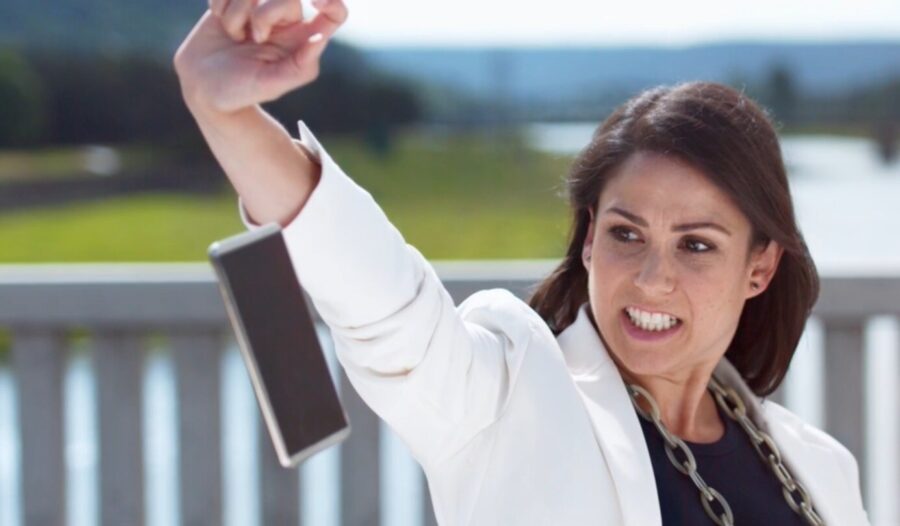 Bununla qarşılaşdıqda dərhal telefonu atıb qaçın, yoxsa... – Heyrətamiz VİDEO 1 Bununla qarşılaşdıqda dərhal telefonu atıb qaçın, yoxsa... – Heyrətamiz VİDEO