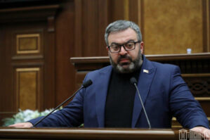 Erməni deputatdan polisə xəbərdarlıq: "Geri çəkilməyəcəyik”